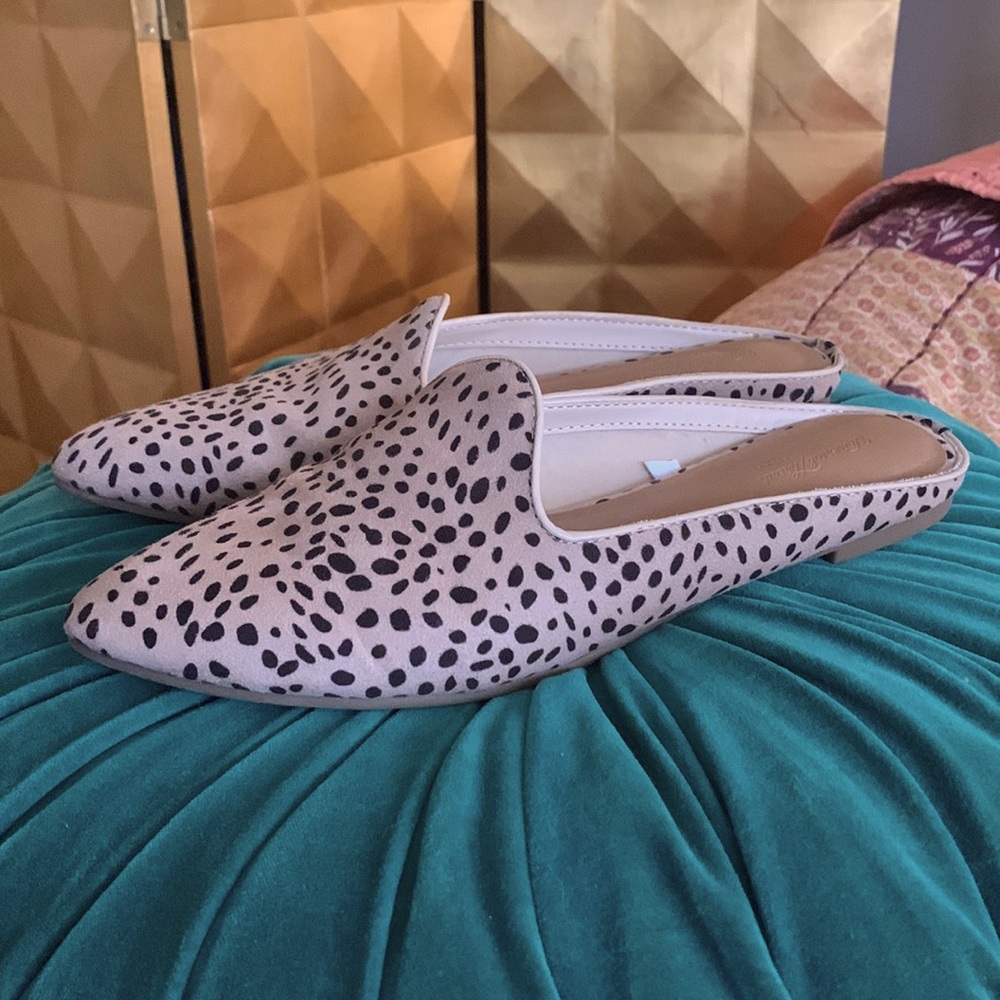 Universal Thread Dot Print Mules - Tan - 8.5